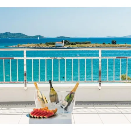 Modern Right On The Janice Beach In Centre 50 M Away Pakoštane