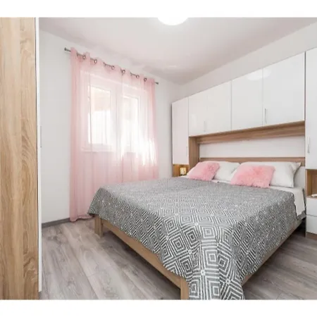 Appartamento Modern Right On The Janice Beach In Centre 50 M Away