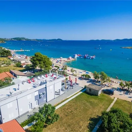 Modern Right On The Janice Beach In Centre 50 M Away Appartamento Pakoštane