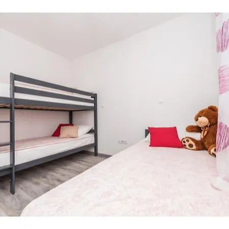 Modern Right On The Janice Beach In Centre 50 M Away *