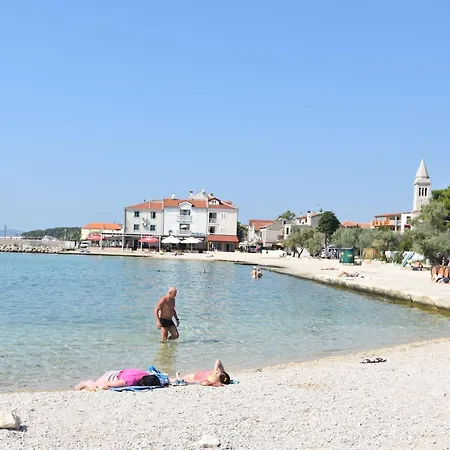 Modern Right On The Janice Beach In Centre 50 M Away Appartamento Pakoštane