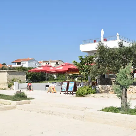 Modern Right On The Janice Beach In Centre 50 M Away Pakoštane