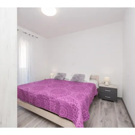 Modern Right On The Janice In Centre 50 M Away Apartment Pakostane