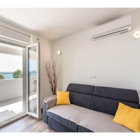 Apartment Modern Right On The Janice In Centre 50 M Away *