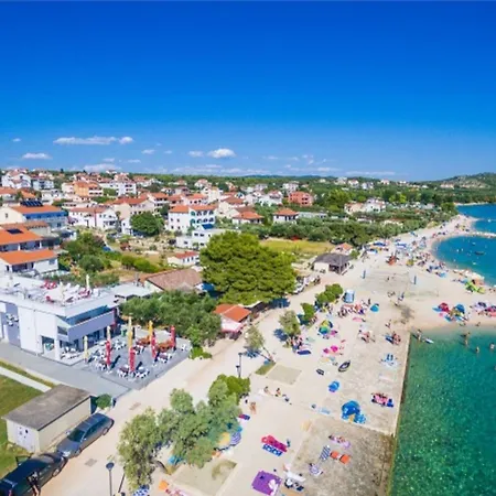 Apartment Modern Right On The Janice In Centre 50 M Away Pakostane