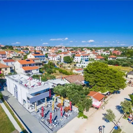 Apartment Modern Right On The Janice In Centre 50 M Away